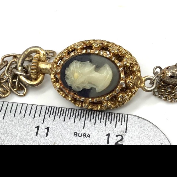 VTG Puff Gold Carved Cameo - Classic Cameo & Floral Tassel Necklace - Picture 9 of 11